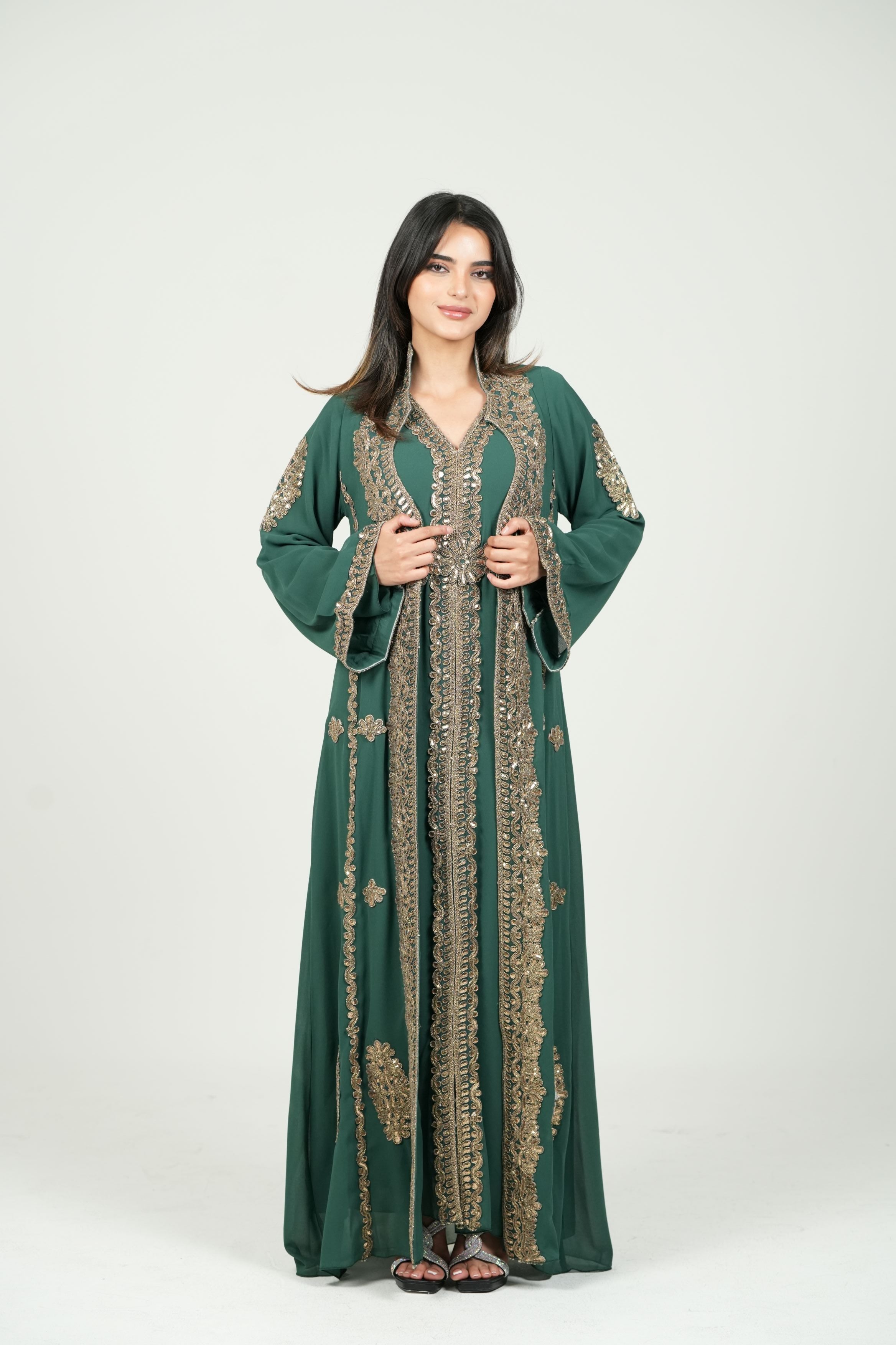 قفطان شيفون مطرز مع حزام