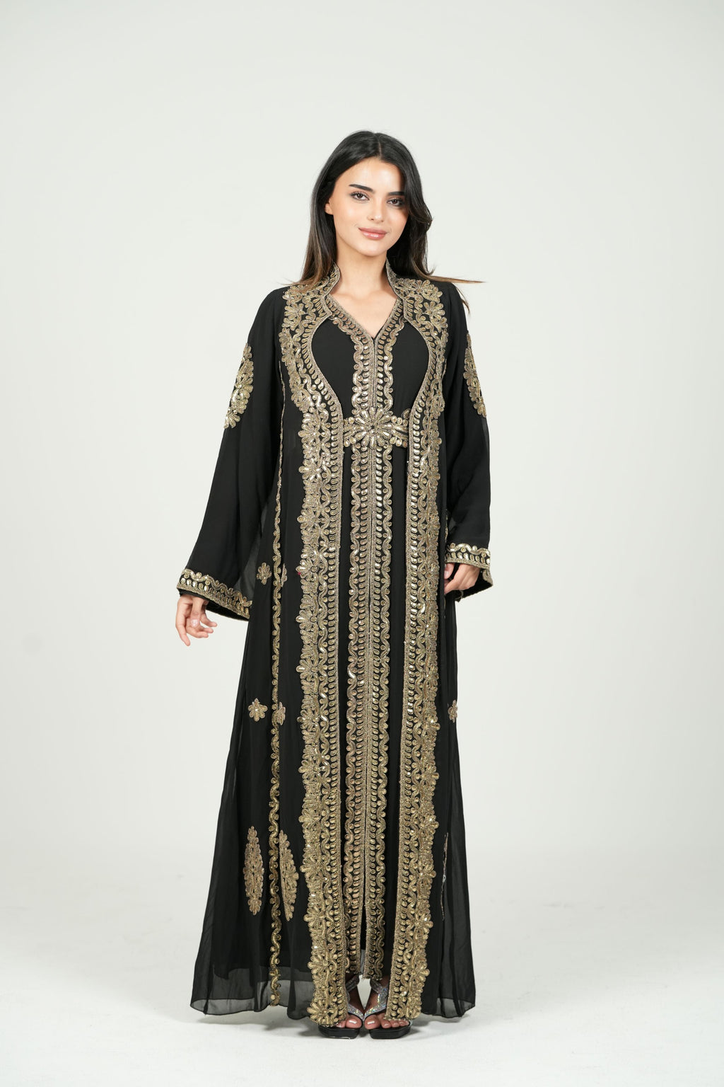 قفطان شيفون مطرز مع حزام