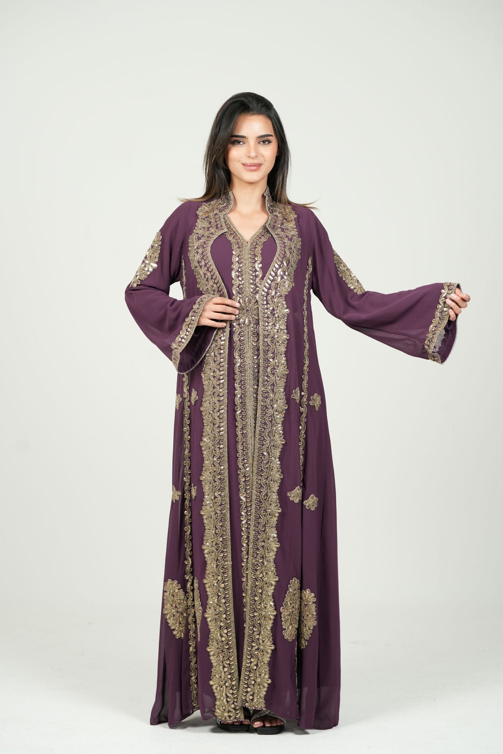 قفطان شيفون مطرز مع حزام