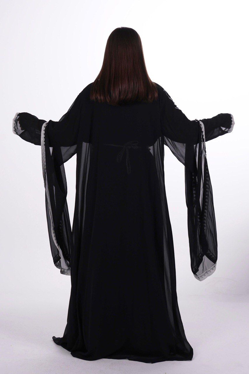 Crystal Embroidered Jalabiya with Long Sleeves and Belt