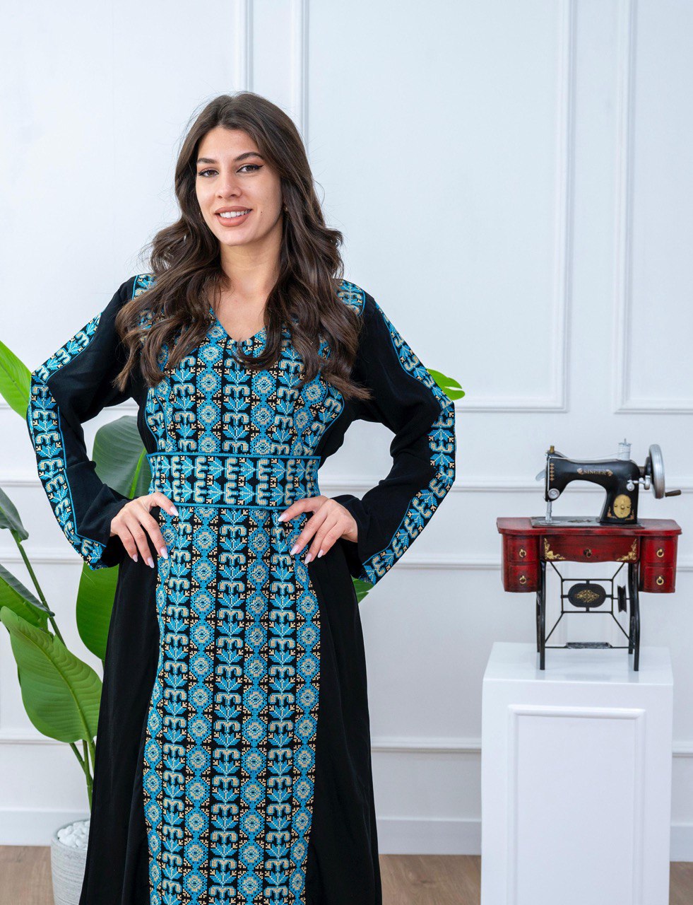 جلابية فلسطينية مطرزة مع حزام