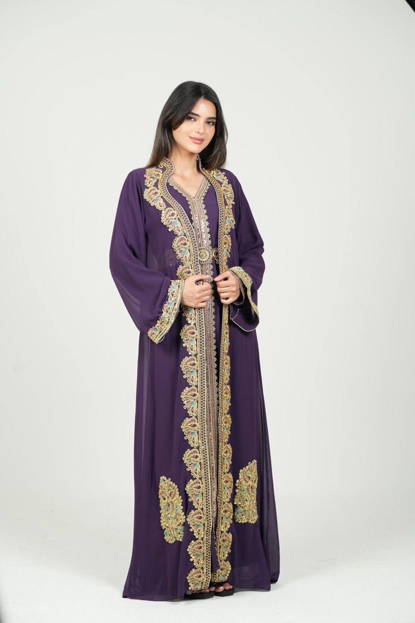 قفطان شيفون مطرز يدويًا