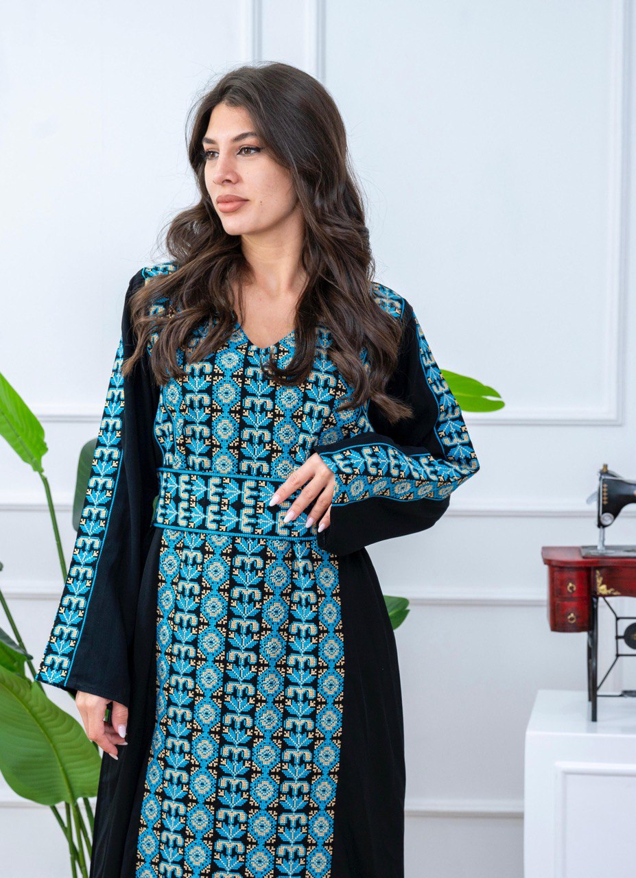 جلابية فلسطينية مطرزة مع حزام