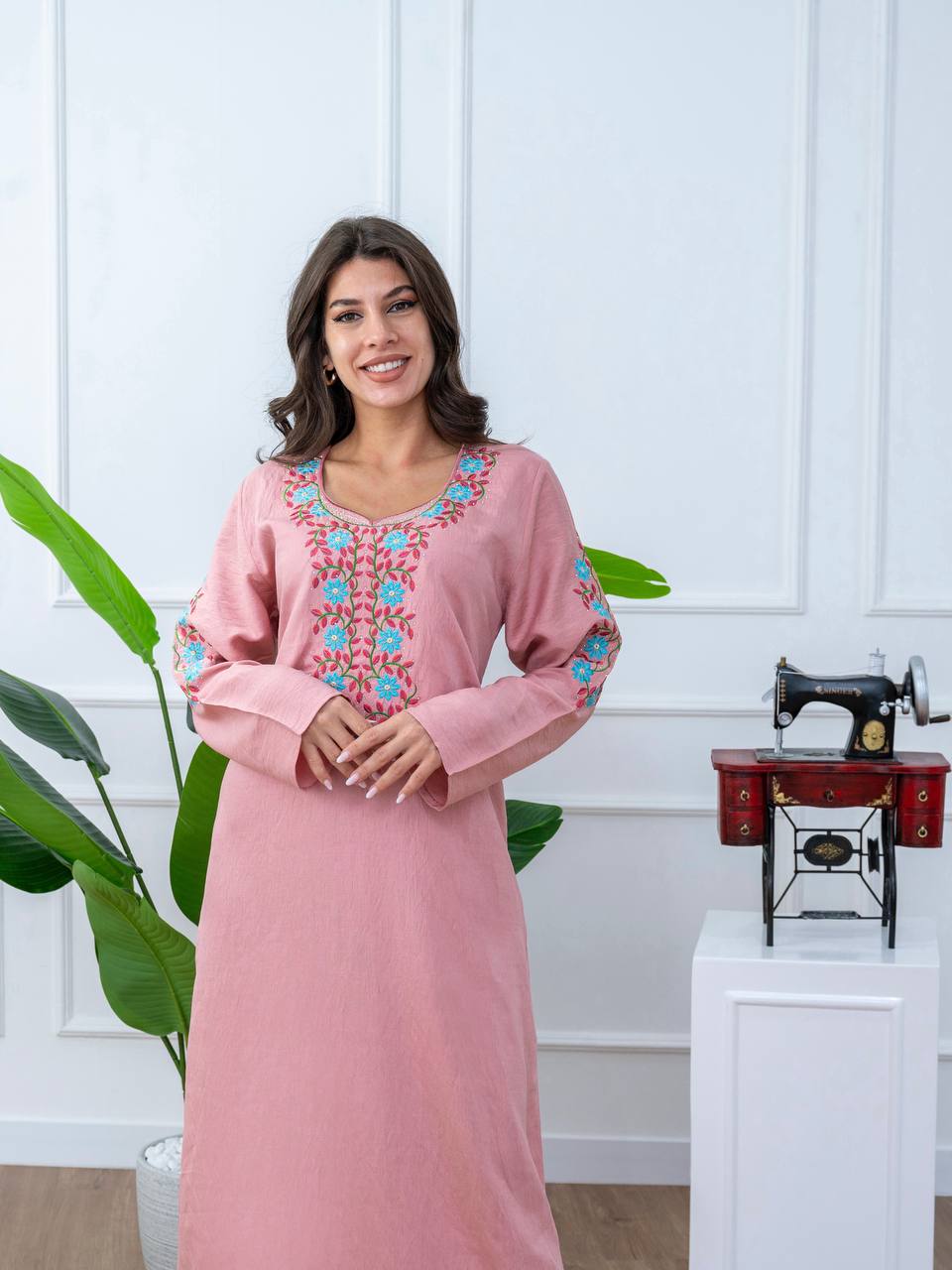 جلابية قطن كتان مطرزة